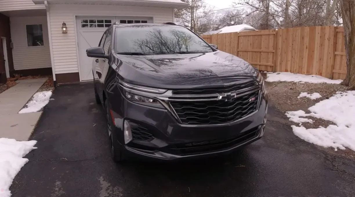 Black 2022 Chevy Equinox RS front view showing common problems that may qualify for lemon law